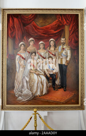 Royal ritratto della famiglia Romanov in la Sala Bianca di Palazzo di Livadia Foto Stock