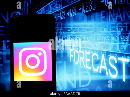 Novembre 20, 2019, India: In questa foto illustrazione una condivisione di foto e video servizio di social networking application Instagram logo che si vede visualizzato su uno smartphone. (Credito Immagine: © Avishek Das/SOPA immagini via ZUMA filo) Foto Stock