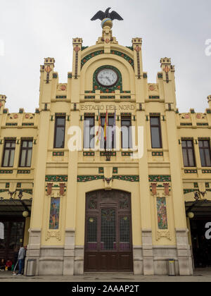 Valencia nord stazione ferroviaria facciata Foto Stock