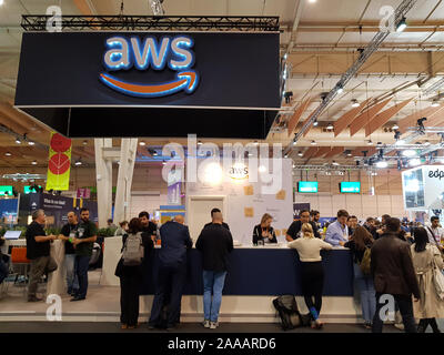 Lisbona, Portogallo - 7 November, 2019: Amazon AWS stand su web 2019 al vertice di Lisbona Foto Stock