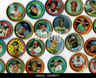 Collezione di monete di souvenir raffigurante Major League Baseball giocatori dagli anni sessanta e settanta. Foto Stock