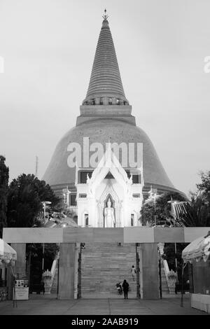 Phra Pathommachedi tempio di Nakhon Pathom, Thailandia Foto Stock