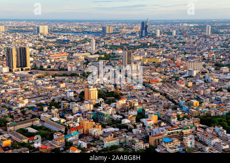 La proliferazione urbana di Bangkok Foto Stock