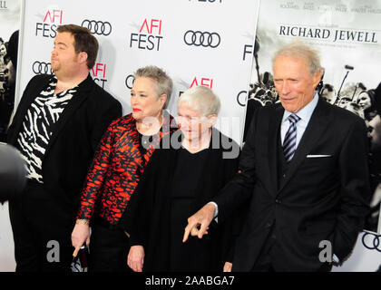 Hollywood, California, Stati Uniti d'America xx novembre 2019 attore Paolo Walter Hauser, attrice Kathy Bates, Barbara 'Bobi' Jewell e regista/produttore Clint Eastwood frequentare AFI FEST 2019 presentato da Audi 'Richard Jewell' World Premiere di Gala per screening su Novembre 20, 2019 a TCL Teatro Cinese a Hollywood, California, Stati Uniti d'America. Foto di Barry re/Alamy Live News Foto Stock