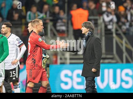 Tripudio finale Team GER, allenatore Joachim LOEW (Lv? W, Jogi, GER) tubicini portiere Marc-andré TER STEGEN l. (GER) da Soccer Laenderspiel, Campionato Europeo di qualificazione, gruppo C, Germania (GER) - Irlanda del Nord (NIR) 6: 1, il 19/11/2019 a Francoforte, in Germania. € | Utilizzo di tutto il mondo Foto Stock