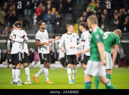 Il giubilo Team GER, da sinistra a destra Niklas STARK (GER), Leon GORETZKA (GER), Jonathan TAH (GER), Toni KROOS (GER), Jonas HECTOR (GER), Soccer Laenderspiel, Euro Qualifica, gruppo C, Germania (GER ) - Irlanda del Nord (NIR) 6: 1, il 19/11/2019 a Francoforte / Germania. € | Utilizzo di tutto il mondo Foto Stock