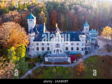 Seeburg Castello sul Lago di Starnberg, vicino Munsing, Funfseenland, vista aerea, Alta Baviera, Baviera, Germania Foto Stock