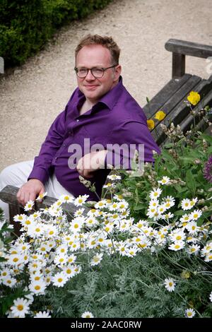 Duncan Hamilton, direttore del giardino di Painswick giardino in stile rococò. Foto Stock