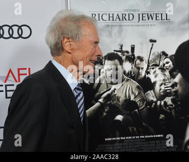 Los Angeles, Stati Uniti. Xx Nov, 2019. Direttore Clint Eastwood assiste la premiere del suo nuovo motion picture drama " Richard Jewell' a TCL teatro cinese nella sezione di Hollywood di Los Angeles il Mercoledì, Novembre 20, 2019. Trama: American security guard Richard Jewell (Paolo Walter Hauser) consente di salvare migliaia di vite da una bomba che esplode al 1996 Olimpiadi, ma è diffamato da parte di giornalisti e stampa che falsamente relazione che egli era un terrorista. Foto di Jim Ruymen/UPI. Credito: UPI/Alamy Live News Foto Stock