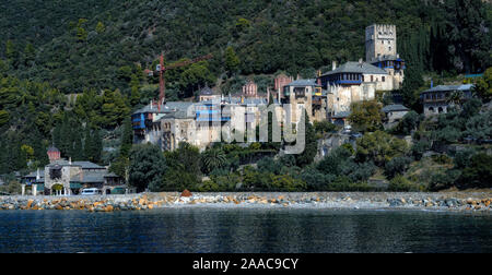 Penisola di Athos, Grecia. Il monastero di Dochiariou, fondata nel X secolo, situato nella Repubblica monaci sulla penisola di Athos. Vista dal Foto Stock