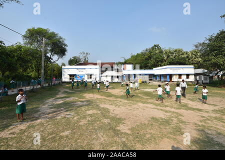 Vidyasagar Birsingha scuola primaria. Villaggio Birsingha (luogo di nascita di Ishwar Chandra Vidyasagar), West Midnapore, Bengala occidentale. India. Foto Stock