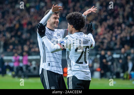 Jonas HECTOR (sinistra, GER) e portiere Serge GNABRY (GER) allietare circa l'obiettivo di renderlo 4: 1 per la Germania, giubilo, tifo, tifo, gioia, entusiasmo, celebrare, goaljubel, mezza figura, mezza figura, calcio Laenderpiel, em- qualifica, gruppo C, Germania (GER) - Irlanda del Nord (NIR) 6: 1, il 19/11/2019 a Francoforte / Germania. € | Utilizzo di tutto il mondo Foto Stock