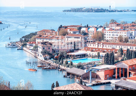 Incredibile vista aerea di edifici di Venezia e lo skyline lungo i canali, Italia. Foto Stock