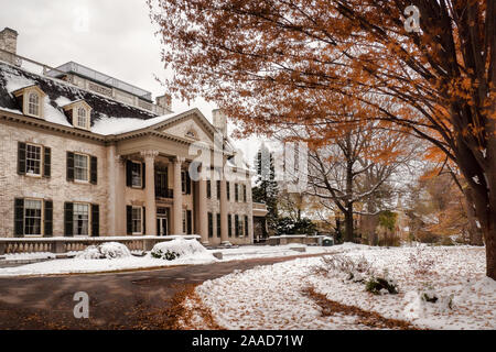 Rochester, New York, Stati Uniti d'America. Novembre 15, 2019. Revival coloniale dimora in stile e la casa di George Eastman, al George Eastman Museum di Rochester, N Foto Stock