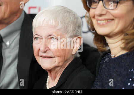Hollywood, Stati Uniti d'America. Xx Nov 2019. LA, Stati Uniti d'America. Xx Nov 2019. 20 Novembre 2019 - Hollywood, California - Barbara 'Bobi' Jewell. 2019 AFI Fest - "Richard Jewell' Los Angeles Premiere detenute a TCL Teatro Cinese. Photo credit: Birdie Thompson/AdMedia /MediaPunch Credito: MediaPunch Inc/Alamy Live News Credito: MediaPunch Inc/Alamy Live News Foto Stock
