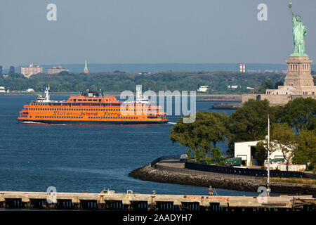 La Staten Island Ferry è una delle ultime vestigia di un intero sistema di traghetti in New York City Foto Stock