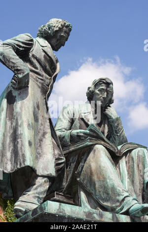 Deutschland,Hessen,Hanau,Gebrüder-Grimm-Denkmal auf dem Marktplatz in Hanau Foto Stock