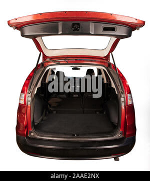 Moderne Auto SUV con spazio sui sedili posteriori isolato Foto Stock
