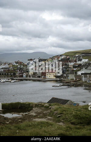 Villaggio di Nólsoy nell'isola di Nolsoy, isola di Faroe, Danimarca, Europa. Foto Stock