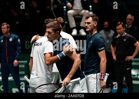 Caja Magica, Madrid, Spagna. 21 Novembre, 2019. Tennis: Coppa Davis Madrid GBR v KAZ, raddoppia - Jamie Murray (GBR) e Neal Skupski (GBR),Alexander Bublik (KAZ) e Mikhail Kukushkin (KAZ). Caja Magica, Madrid, Spagna. Credito: EnriquePSans/Alamy Live News Foto Stock