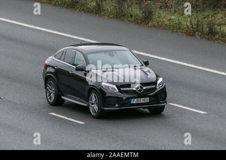 2015 Mercedes-Benz GLE 350 D Designo linea 4MUK traffico veicolare, trasporti, veicoli moderni, carrozze salone, sud-bound motoring M61. Foto Stock