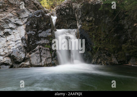 Il mais Creek Falls in Creston Valley, British Columbia, Canada Foto Stock