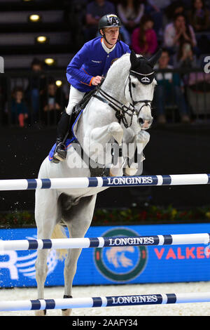 Praga, Repubblica Ceca. 22 Novembre, 2019. Marcus Ehning in sella Cornado NRW durante GCL Super Cup Quarti di finale durante la Longines Global Champions playoff 2019 a Praga nella Repubblica Ceca. Credito: Slavek Ruta/ZUMA filo/Alamy Live News Foto Stock