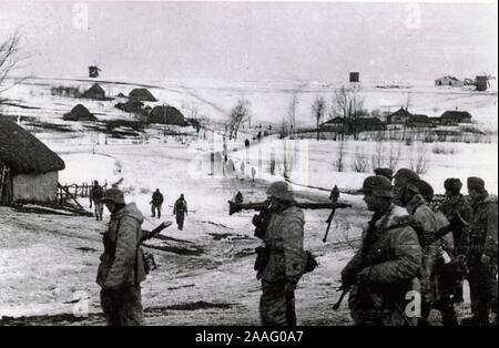 Waffen SS soldati nell'inverno del 1943 durante l'Assalto a Kharkov Foto Stock