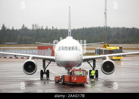 Gothenburg, Svezia. 3 Novembre, 2019. Lufthansa un aeromobile di tipo Airbus A320 con registrazione D-AIUB visto all'aeroporto di Landvetter. Credito: Karol Serewis SOPA/images/ZUMA filo/Alamy Live News Foto Stock