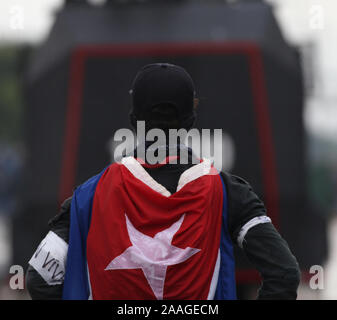 Ottobre 10, 2019: incappucciati in protesta di sciopero nazionale nella città di Bogotà Credito: Daniel Garzon Herazo/ZUMA filo/Alamy Live News Foto Stock