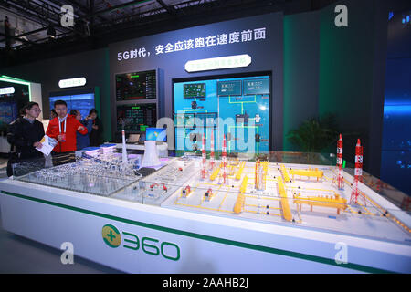 Novembre 22, 2019, Beijing, Pechino, Cina: Pechino ,CINA-il 21 novembre 2019, il primo mondo 5G conferenza mostra aperta in Yichuang, centro fieristico e congressi internazionale di Pechino ,copre un area di quasi 20.000 metri quadrati e concentrandosi su 5G lo sviluppo e applicazione.in mostra le più recenti conquiste in 5G lo sviluppo e i più recenti scenari. (Credito Immagine: © SIPA Asia via ZUMA filo) Foto Stock