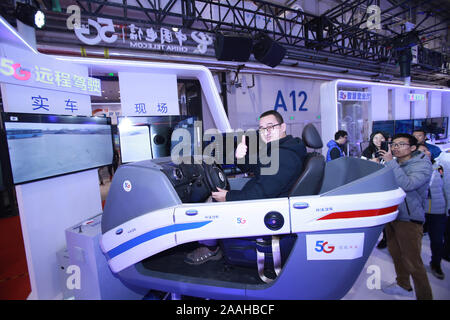 Novembre 22, 2019, Beijing, Pechino, Cina: Pechino ,CINA-il 21 novembre 2019, il primo mondo 5G conferenza mostra aperta in Yichuang, centro fieristico e congressi internazionale di Pechino ,copre un area di quasi 20.000 metri quadrati e concentrandosi su 5G lo sviluppo e applicazione.in mostra le più recenti conquiste in 5G lo sviluppo e i più recenti scenari. (Credito Immagine: © SIPA Asia via ZUMA filo) Foto Stock