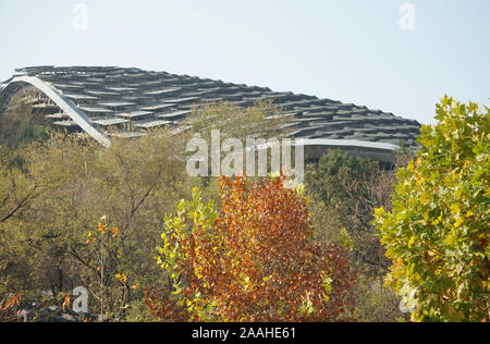 Beijing, Pechino, Cina. 22 Novembre, 2019. BeijingÃ¯Â¼Å"CINA-Novembre 22, 2019 - al 2019 Asian Institute of Architects architecture awards che si è tenuto a Dhaka, nel Bangladesh, il primo sito di Zhoukoudian rovine ('' grotta dell'ape man '") protezione sparso ha vinto il 2019 Asian Institute of Architects Categoria di protezione solo gold award.Zhoukoudian sito è stato elencato come uno della prima parte del patrimonio culturale mondiale dell'UNESCO nel 1987. È il più abbondante, globale e sistematica e rappresentante antico sito umano dello stesso periodo nel mondo. Credito: SIPA Asia/ZUMA filo/Alamy Live News Foto Stock