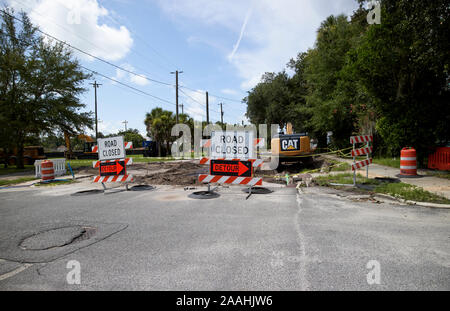 Strada chiusa deviazione a causa di riparazioni su strada nelle zone rurali florida usa Foto Stock