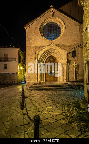 Chiesa di Sant'Emidio, una delle più belle e interessanti medievale di edifici religiosi in Molise Agnone Foto Stock
