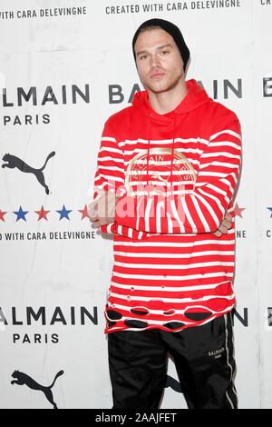 Los Angeles, CA. Xxi Nov, 2019. Matteo Noszka presso gli arrivi per PUMA x BALMAIN Launch Party, latte Studios di Los Angeles, CA, 21 novembre 2019. Credito: Priscilla concedere/Everett raccolta/Alamy Live News Foto Stock