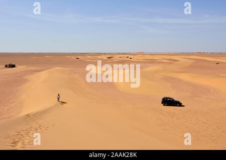 Erg Lehoudi dune di sabbia del deserto del Sahara. Il Marocco Foto Stock