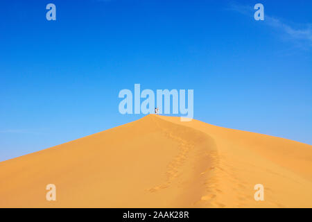 Erg Lehoudi dune di sabbia del deserto del Sahara. Il Marocco Foto Stock