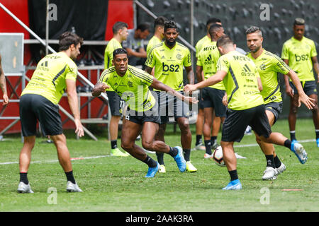 Formazione Flamengo, Lima, Peru - novembre 22: i giocatori durante il corso di formazione in La Videna in preparazione per la partita di calcio dovuto svolgersi il Nov 23 tra il Flamengo di Brasile e River Plate in Argentina per il 2019 CONMEBOL Copa Libertadores finale allo Stadio Monumentale 'U' a Lima in Perù (foto di Ricardo Moreira/Sport Stampa foto) Foto Stock