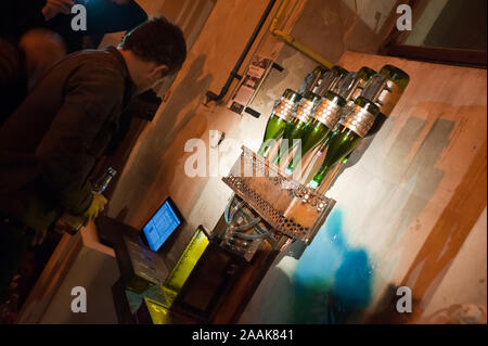 Wien, Roboexotica, Roboter mixen bevande Foto Stock