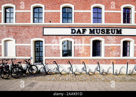 Eindhoven, Paesi Bassi. 22 Novembre, 2019. EINDHOVEN, centro, 22-11-2019, DAF museo nel centro di Eindhoven. Logo e esterno del DAF Trucks factory di Eindhoven. Credito: Pro scatti/Alamy Live News Foto Stock