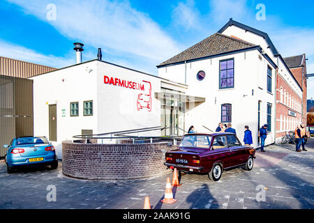 Eindhoven, Paesi Bassi. 22 Novembre, 2019. EINDHOVEN, centro, 22-11-2019, DAF museo nel centro di Eindhoven. Logo e esterno del DAF Trucks factory di Eindhoven. Credito: Pro scatti/Alamy Live News Foto Stock