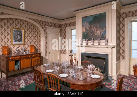 La sala da pranzo, c.1800, dal Oak Hill mansion in Peabody, Massachusetts, sul display nel Museo delle Belle Arti di Boston, Massachusetts, STATI UNITI D'AMERICA Foto Stock