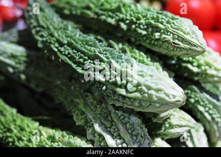 Indian cetrioli (kankri o khira) sul display nel mercato Foto Stock