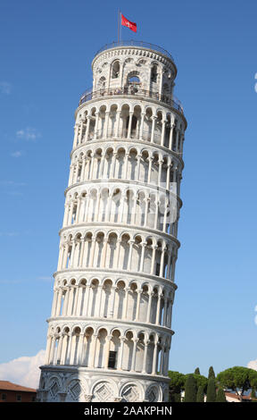 Pisa, PI, Italia - 21 agosto 2019: torre pendente di Pisa uno dei simboli dell'Italia in toscana Foto Stock