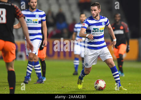 Doetinchem, Nederland. 22 Novembre, 2019. DOETINCHEM, De Vijverberg, 22-11-2019, calcio, olandese Keuken Kampioen Divisie, de Graafschap - Jong PSV, de Graafschap player Branco van den Boomen durante la partita de Graafschap - Jong PSV Credito: Pro scatti/Alamy Live News Foto Stock