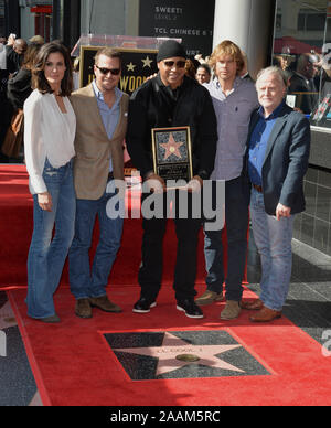 LOS ANGELES, CA - Gennaio 21, 2016: registrazione star/attore LL Cool J con NCIS co-stars Daniela Ruah, Chris O'Donnell, Eric Christian Olsen e produttore Shane Brennan a LL Cool J's Walk of Fame star cerimonia. © 2016 Paul Smith / Featureflash Foto Stock