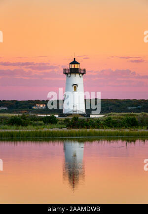 Edgartown Lighthouse all'alba, e al Vigneto di Martha, STATI UNITI D'AMERICA. Foto Stock