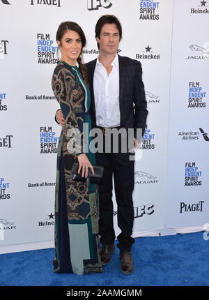 SANTA MONICA, CA - Febbraio 27, 2016: Nikki Reed & Ian Somerhalder al 2016 Film Independent Spirit Awards sulla spiaggia di Santa Monica, CA. © 2016 Paul Smith / Featureflash Foto Stock