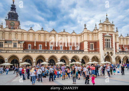 Il panno iconica Hall sulla piazza principale di Cracovia, Minor Polonia Polonia Foto Stock